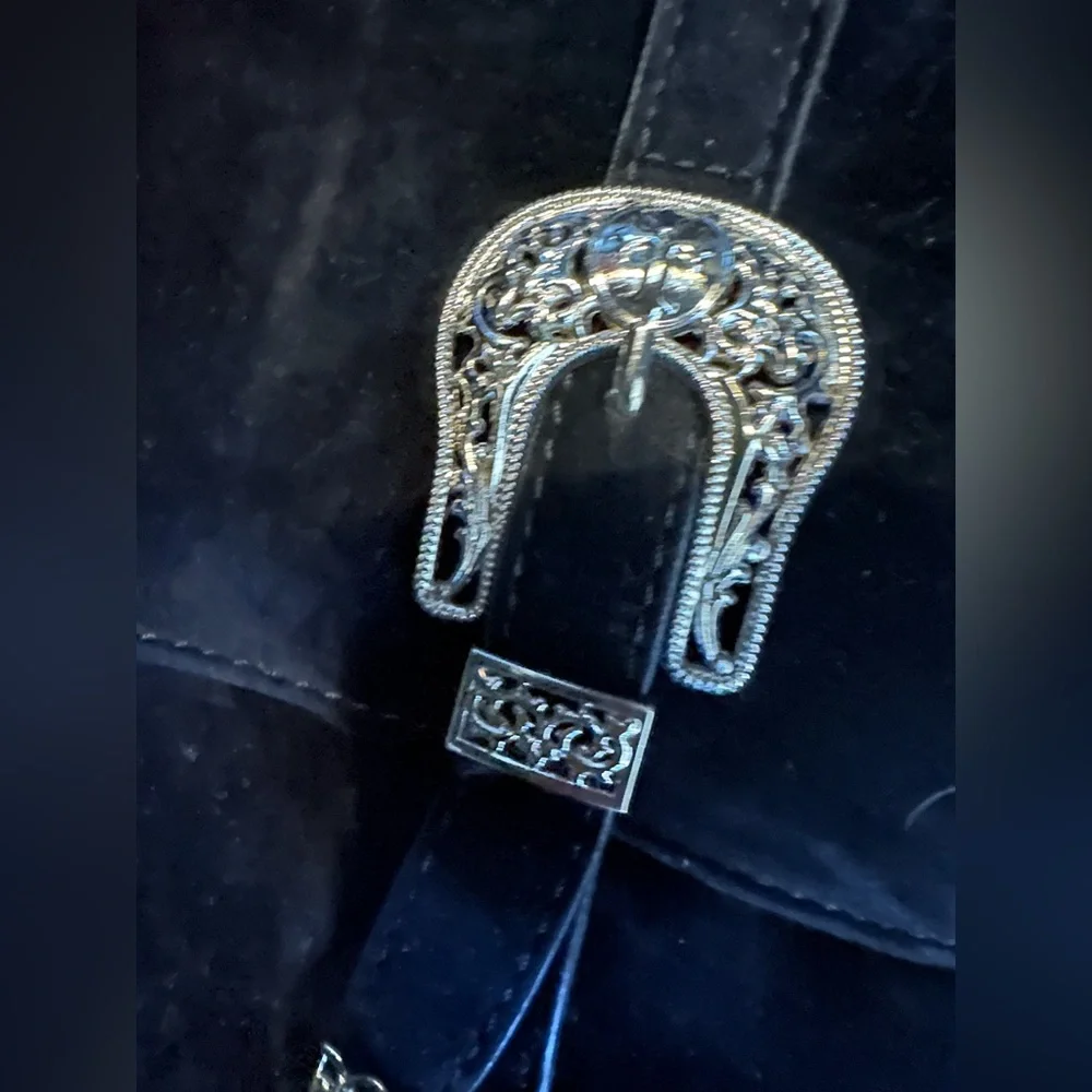 Fringe buckle purse - Picture 4 of 8